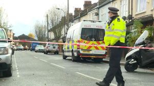 İçişleri Bakanı, Londra’daki cinayetlerle ilgili polise çağrıda bulundu