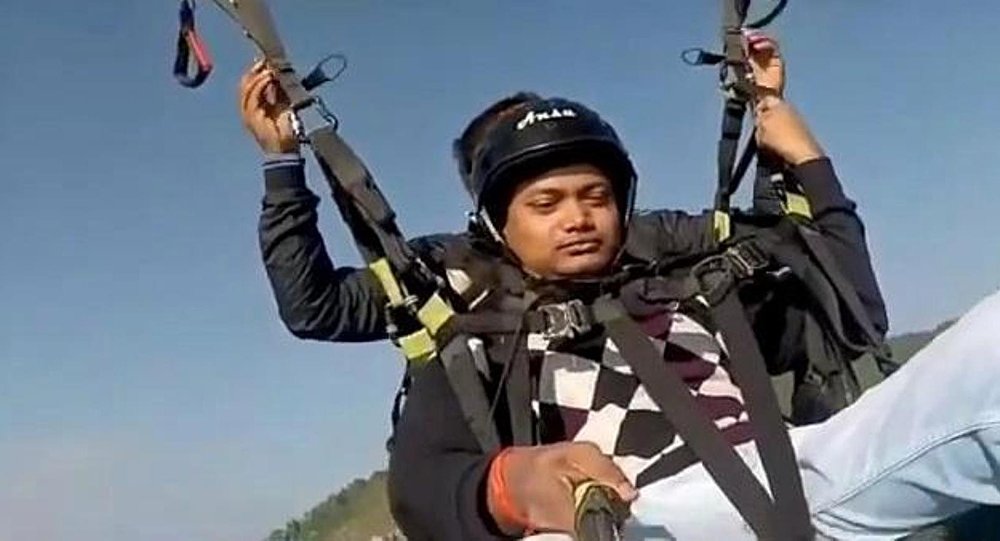 Yamaç paraşütünün ipi koptu: Turistin hayatını kurtaran pilot öldü