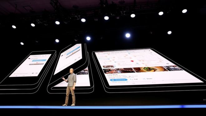 Samsung katlanabilir ekranlı telefonunu tanıttı: Açıldığında ekranı tablet boyutuna ulaşıyor