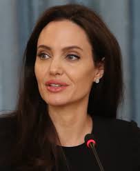 Angelina Jolie’den ‘ırkçılık’ tepkisi