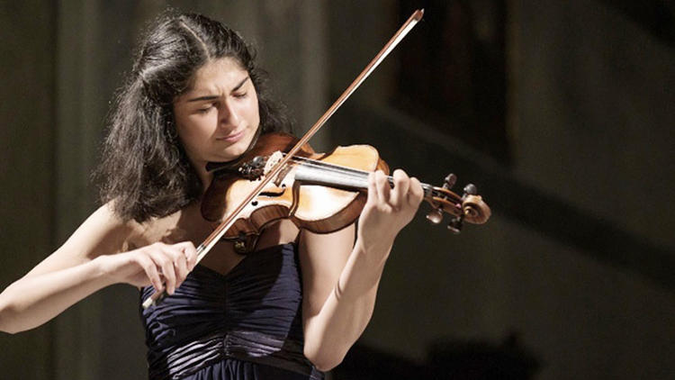 Young and talented violinist Ezo Sarıcı will give a concert for children