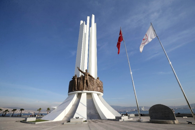 Karşıyaka’nın anıtına Dünya ödülü