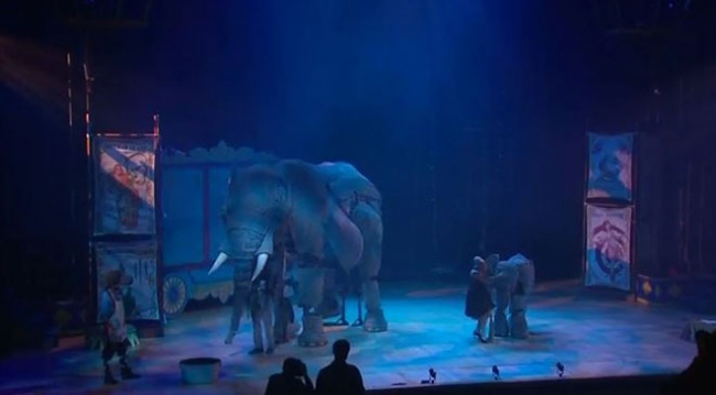 Gerçek hayvanların olmadığı modern sirk gösterisi Londra’da