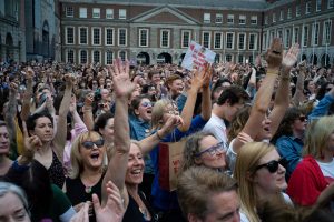 İrlanda’da kürtaja izin veren yasa tasarısı parlamentodan geçti