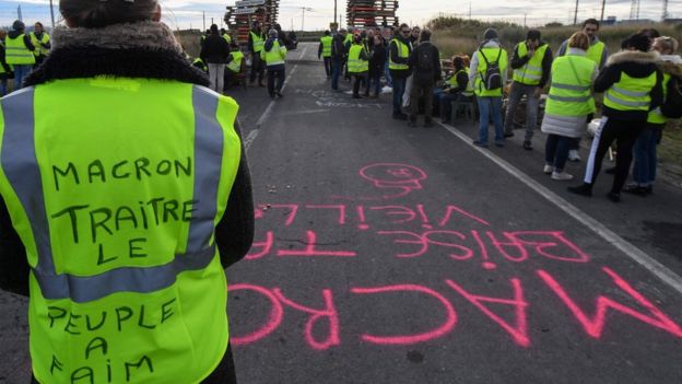 Sarı Yelekliler protestoları – Fransa medyası: Hükümet, akaryakıt vergisi zammını askıya alacak