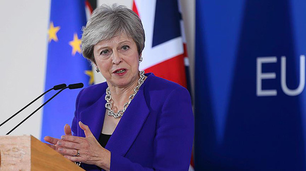 İngiltere Basını: Başbakan May, tarihi yenilgiyle karşı karşıya