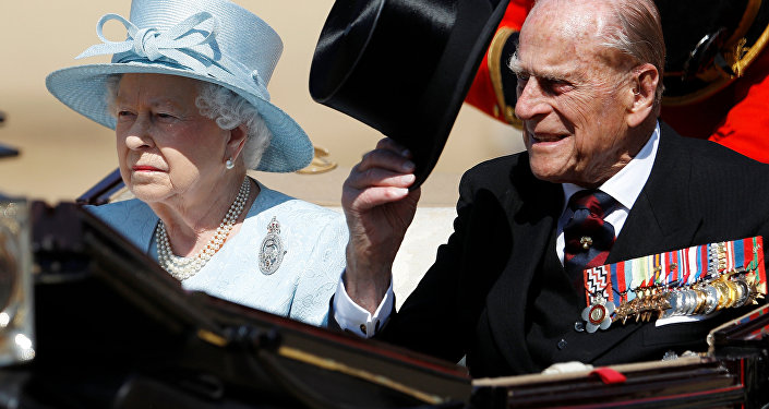 Kraliçe Elizabeth’in 97 yaşındaki eşi Prens Philip ehliyetini polise teslim etti