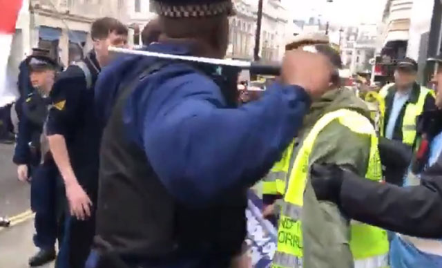 Londra’da sarı yeleklilere polisin müdahalesi sert oldu