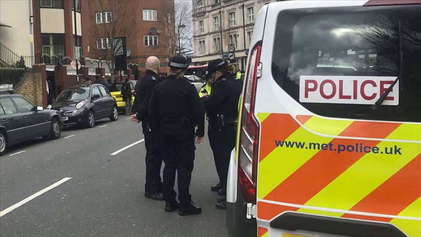 İngiltere’deki cami saldırılarında 2 gözaltı