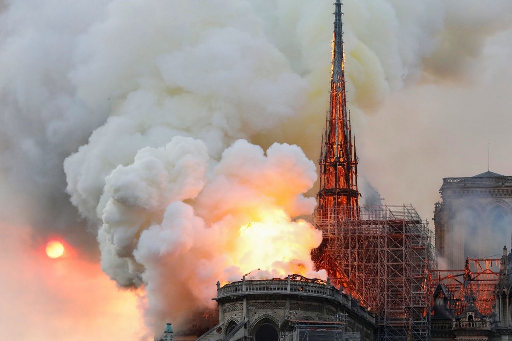 Total’den Notre Dame Katedrali’ne 100 milyon Euro bağış
