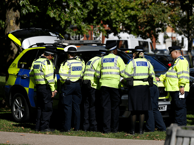Doğu Londra’daki bir evde, iki kadın cesedi bulundu