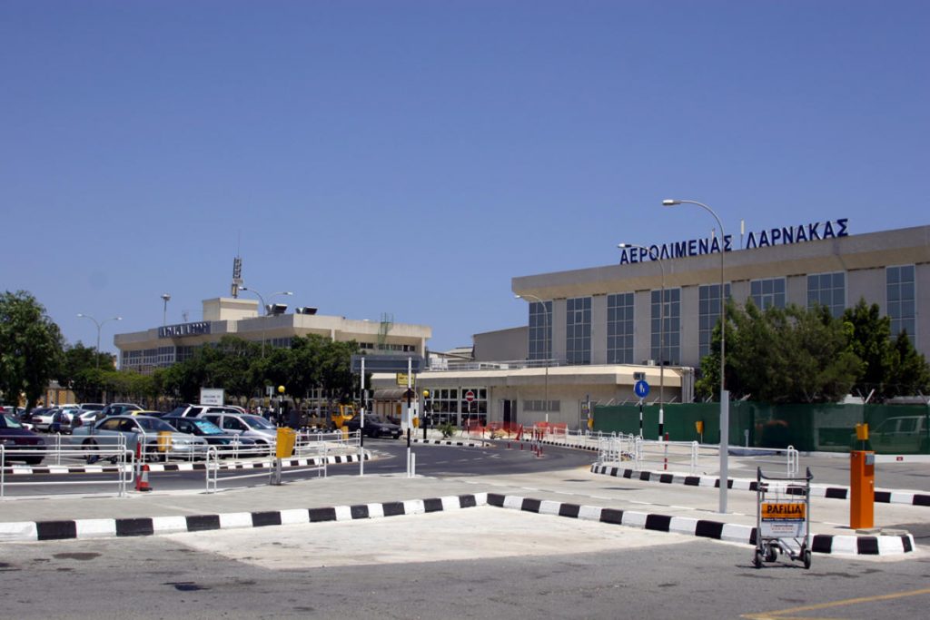 İngiltere’de aranan kişi Larnaka Havalimanı’nda tutuklandı