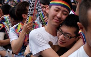 Tayvan’da eşcinsel evlilik yasallaştı