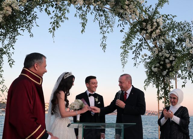 Mesut Özil’in nikah şahitliğini Cumhurbaşkanı Erdoğan yaptı