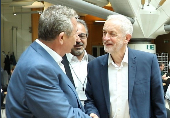 Mansur Yavaş İngiltere’de Jeremy Corbyn’le görüştü