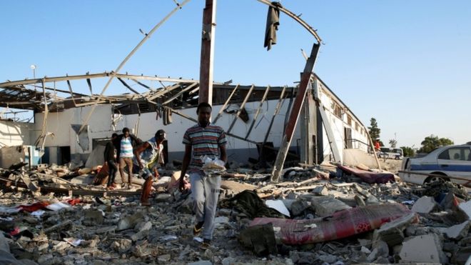 Libya’daki hava saldırısında bazıları çocuk en az 53 göçmen hayatını kaybetti