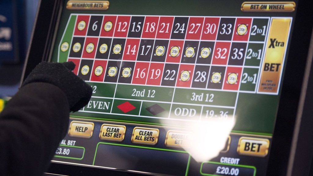 William Hill to shut 700 betting shops