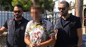 Kuzey Kıbrıs’ta iş insanı Bulut Akacan, sanal bet operasyonu kapsamında tutuklanarak mahkemeye çıkarıldı.
