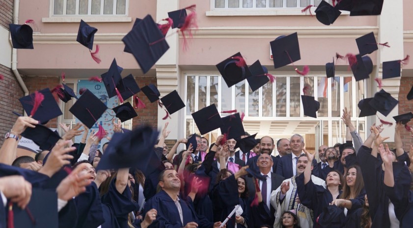 Ünüversiteden  mezun olan yabancı öğrenciler iki yıl daha ülkede kalabilecek