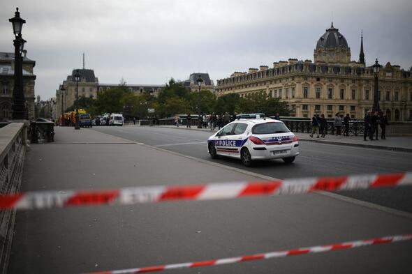Paris’te bıçaklı saldırı: En az 4 ölü