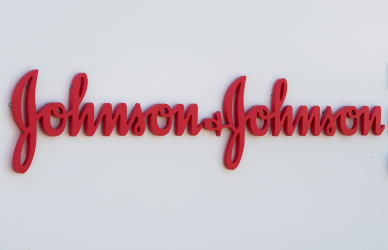 Johnson & Johnson, ‘Üzerinde uyarı olmayan ilaçlar memelerimi büyüttü’ diyen erkeğe 8 milyar dolar tazminat ödemeye mahkum edildi