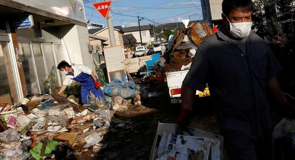 Japonya’da fırtınadan kaçan evsizler barınağa alınmadı