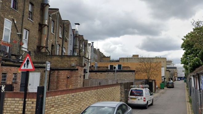 Man dies after double stabbing in Ilford