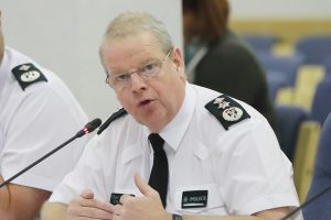 Kuzey İrlanda polisi adaylara yönelik tehditler konusunda uyardı