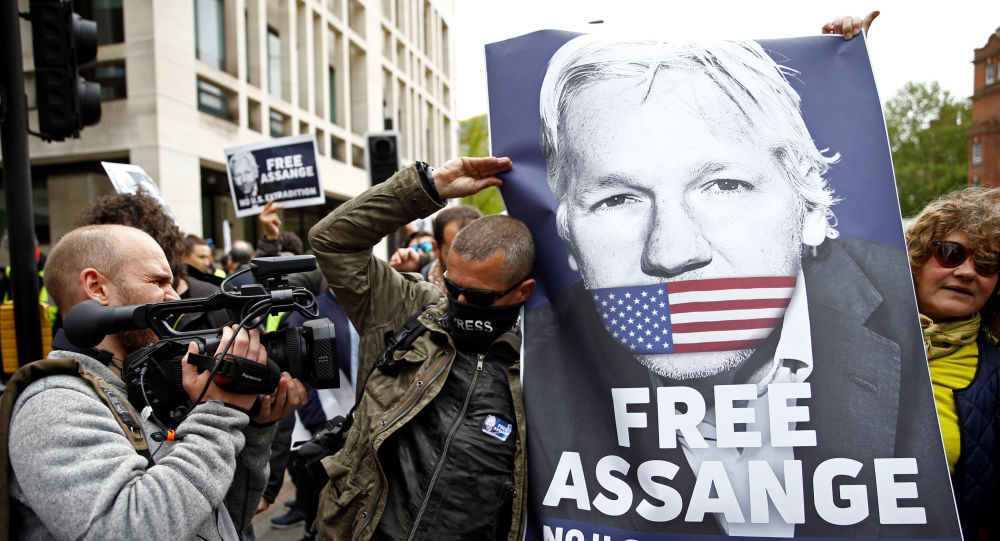 İsveç yönetimi Assange’a tecavüz soruşturmasını kapattı