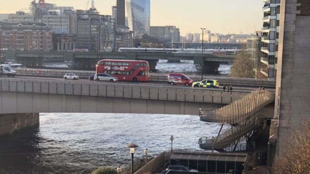London Bridge bıçaklı bir kişi polis tarafından vuruldu