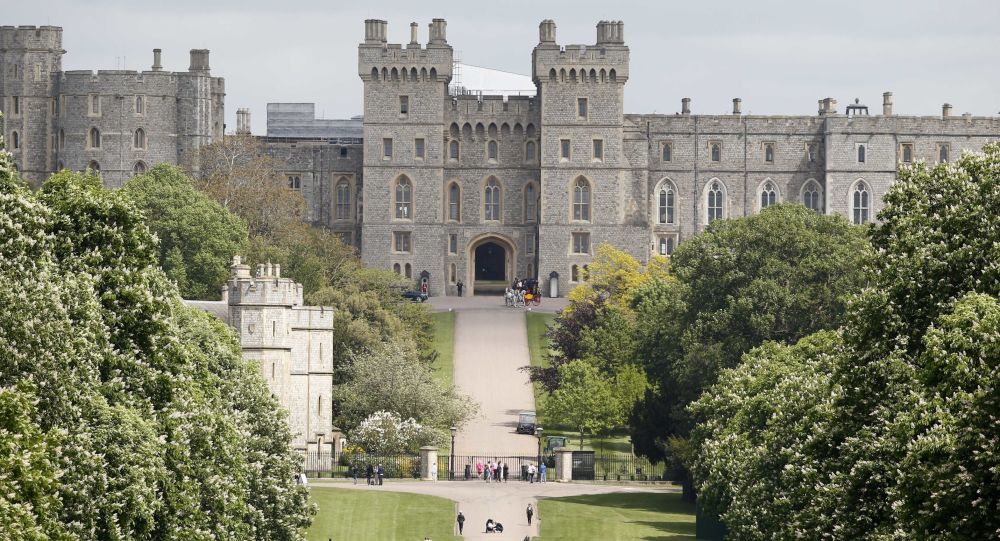 Kraliçe Elizabeth’in bulunduğu Windsor Kalesi’nde silahlı bir şahıs yakalandı