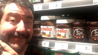 Aşırı sağcı İtalyan politikacı Salvini, Türk fındığı içerdiği için Nutella yemeyeceğini söyledi