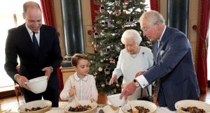 Prens George ile Kraliçe Elizabeth’in Noel pudingi heyecanı