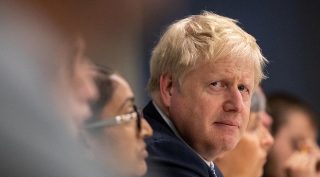 Başbakan Johnson bakanların Davos’a katılmasını yasakladı
