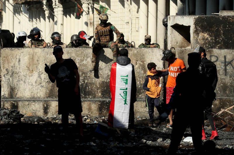 İngiltere Irak’ta göstericilere aşırı güç kullanılmasını kınadı