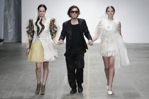 Modacı Emre Tamer Londra Moda Haftasında yeni tasarımlarını sergileyecek