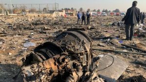 Tahran-Kiev seferini yapan yolcu uçağı Tahran yakınlarında düştü