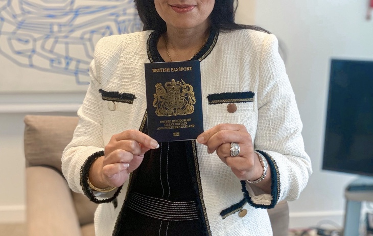 İngiltere’ye yeni mavi pasaport geliyor