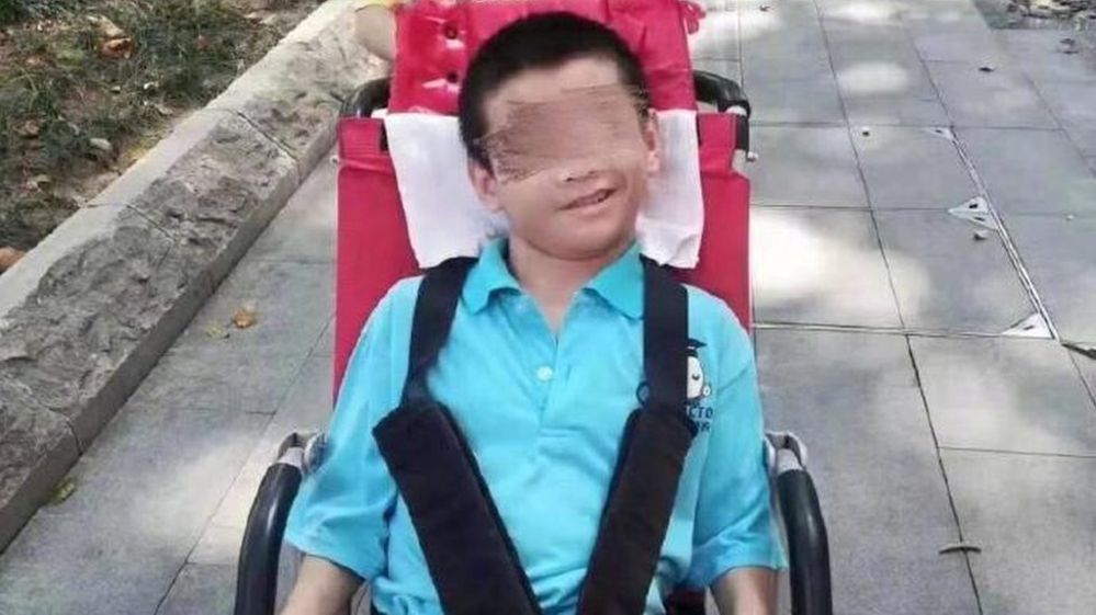 Çin’de babası karantinaya alınan engelli çocuk hayatını kaybetti