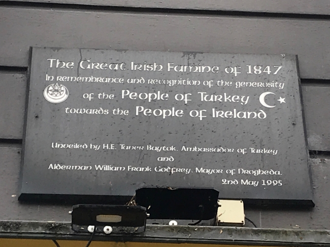 İrlandalılar atalarının kaderini değiştiren Osmanlı Sultanını unutmadı