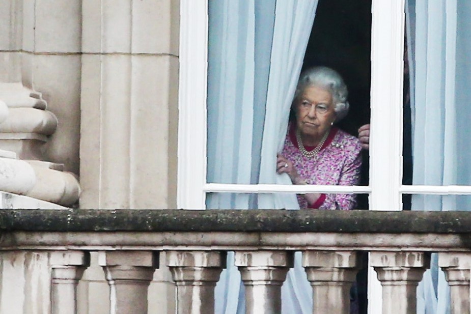 Kraliçe Elizabeth bahçe partilerine bu yıl katılmayacak