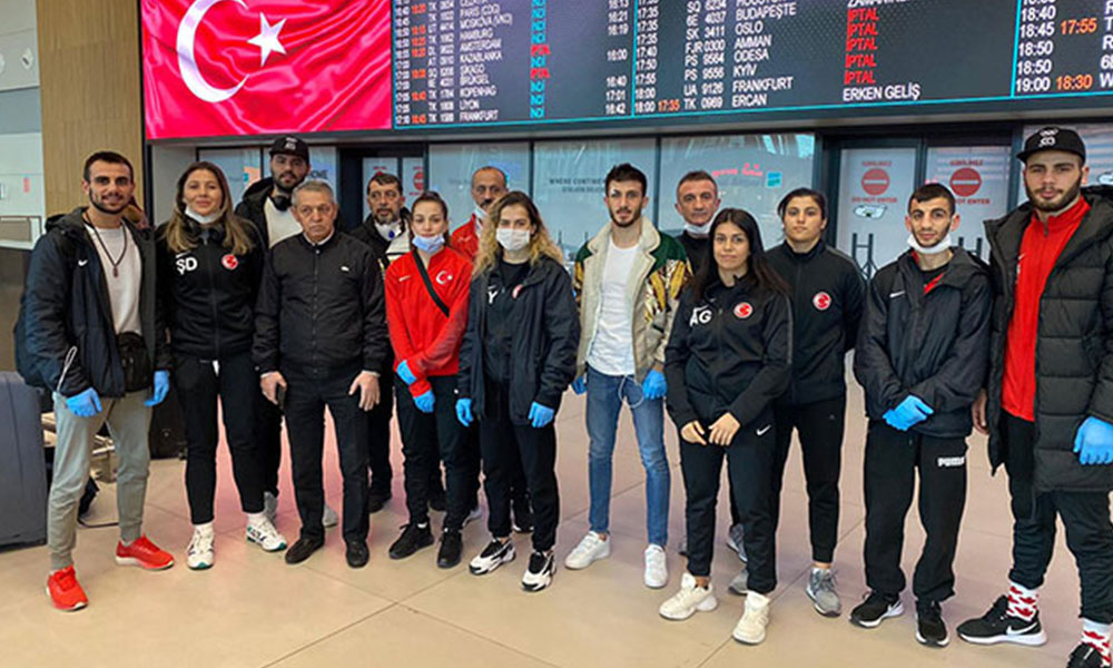 Londra’dan dönen Türk Milli Takımdaki iki kişide koronavirüs çıktı