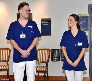 İsveç Prensesi, koronavirüsle mücadele için üç günlük eğitimin ardından hastanede çalışmaya başladı