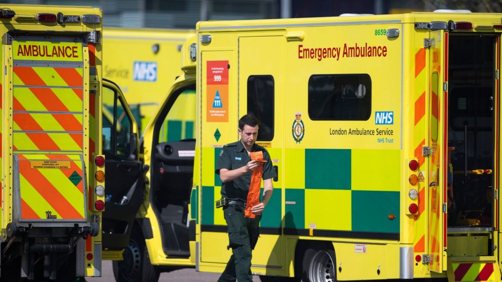 İngiltere ve Galler’de 10 bin ambulans çalışanı greve gidecek