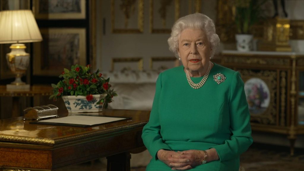 Kraliçe Elizabeth: Kararlı ve birlikte olursak bu hastalığın üstesinden geleceğiz