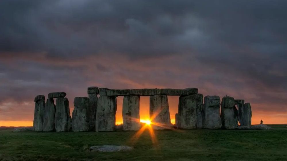 İngiltere’nin Neolitik dönem anıtı Stonehenge’de yaz gün dönümü canlı yayınla izlenebilecek