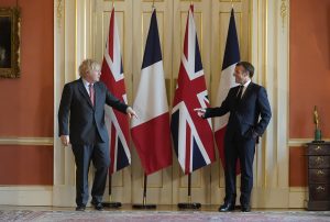 Fransa Cumhurbaşkanı Macron ilk yurt dışı ziyaretini İngiltere’ye yaptı
