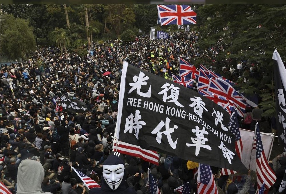 İngiliz hükümeti Hong Konglulara vatandaşlık vermeyi planlıyor