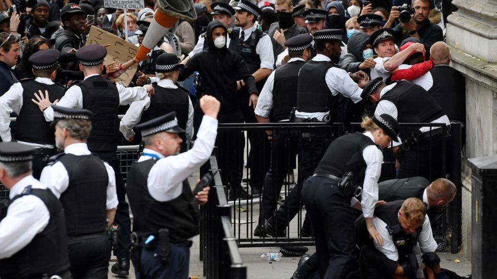 Londra polisi de ayrımcılık yapmakla suçlanıyor