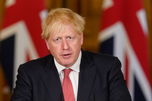 Boris Johnson: “Frene basmamız gerekiyor, önlemlerin gevşetilmesini erteliyoruz”